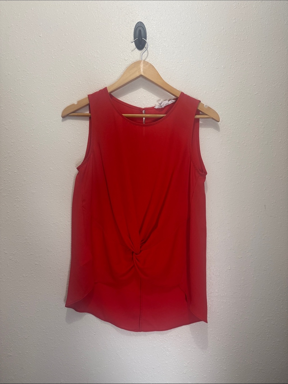 BCBGeneration Red Orange Sleeveless Twist-Front Camisole, Size XS